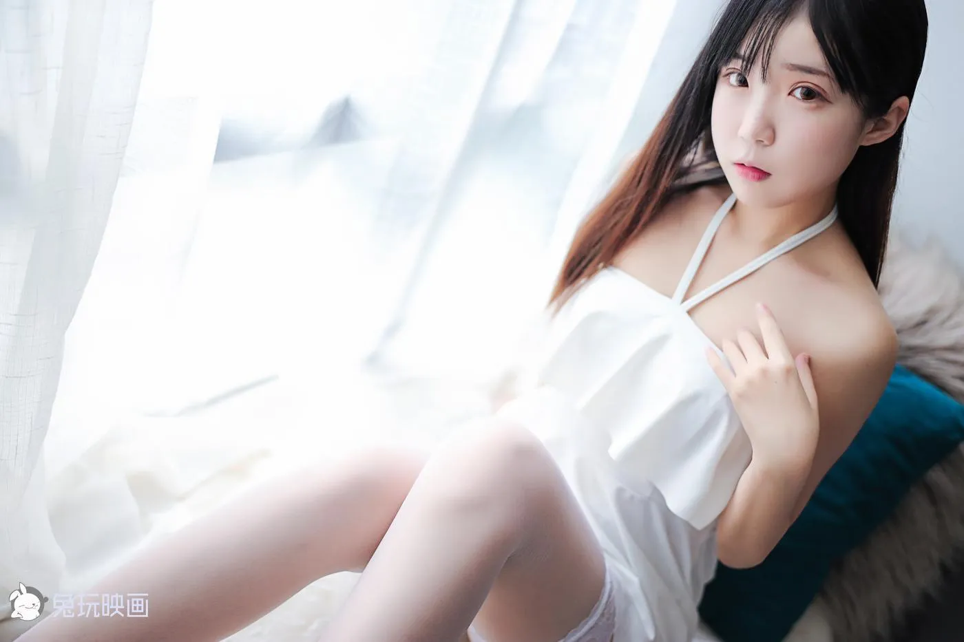 御子Yumiko – NO.06 御子的白裙 [47P]插图2